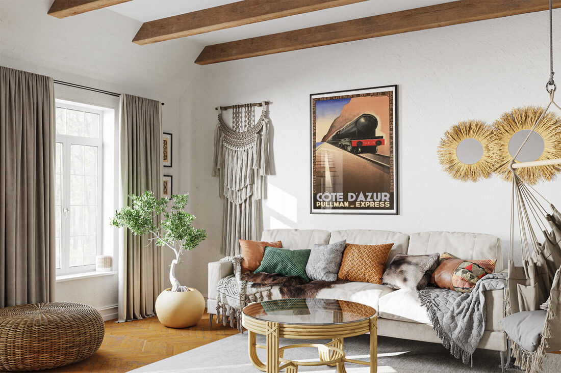 Art Deco tarzındaki seyahat posterinde, raylar üzerinde ufka doğru hızla ilerleyen siyah bir buharlı tren görülüyor. Posterin üzerinde 'CÔTE D'AZUR PULLMAN EXPRESS' yazısı yer alıyor.
