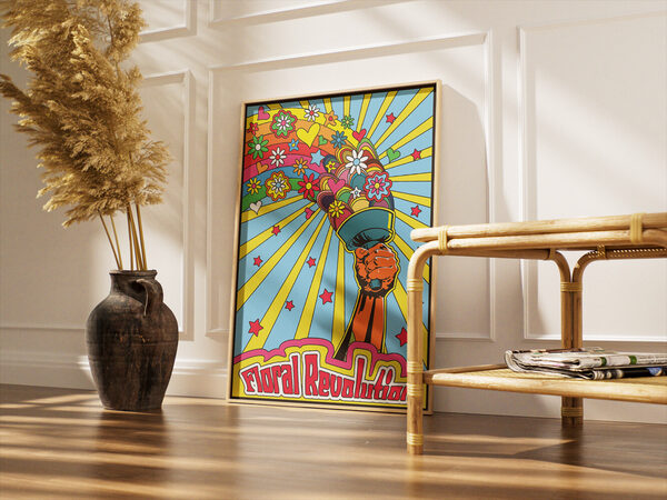 Turuncu bir yumruğun, sarı güneş ışınları önünde, rengarenk çiçekler, kalpler ve yıldızlarla dolu meşale benzeri bir nesneyi tuttuğu canlı bir Pop Art illüstrasyonu.